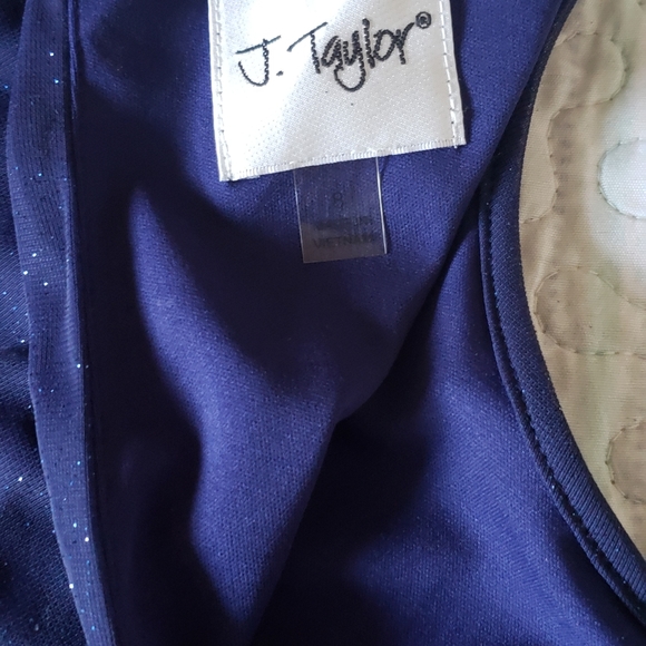 Blue dresses - Picture 4 of 6